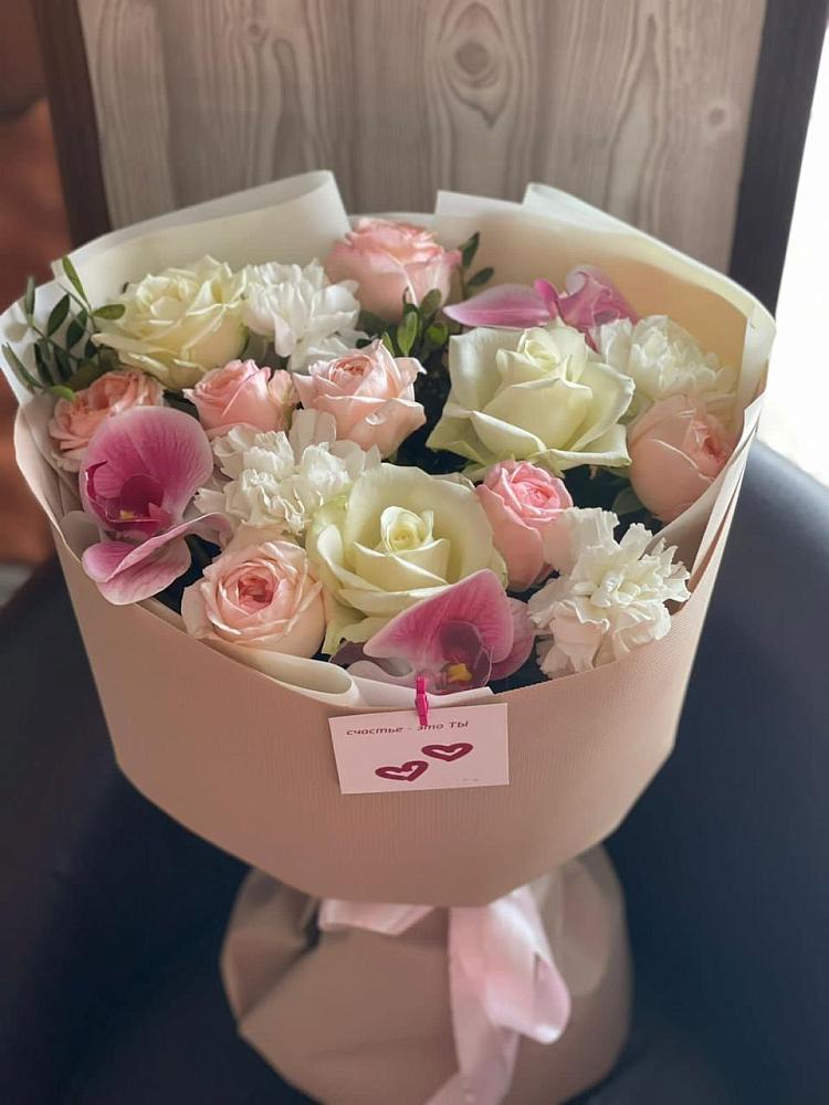 Букет цветов из: Орхидеи, Розы и Гвоздики в Посёлке Свободы