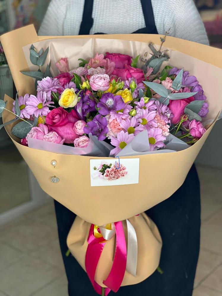 Букет цветов из: Хризантемы, Гвоздики и Альстромерии в Посёлке Свободы