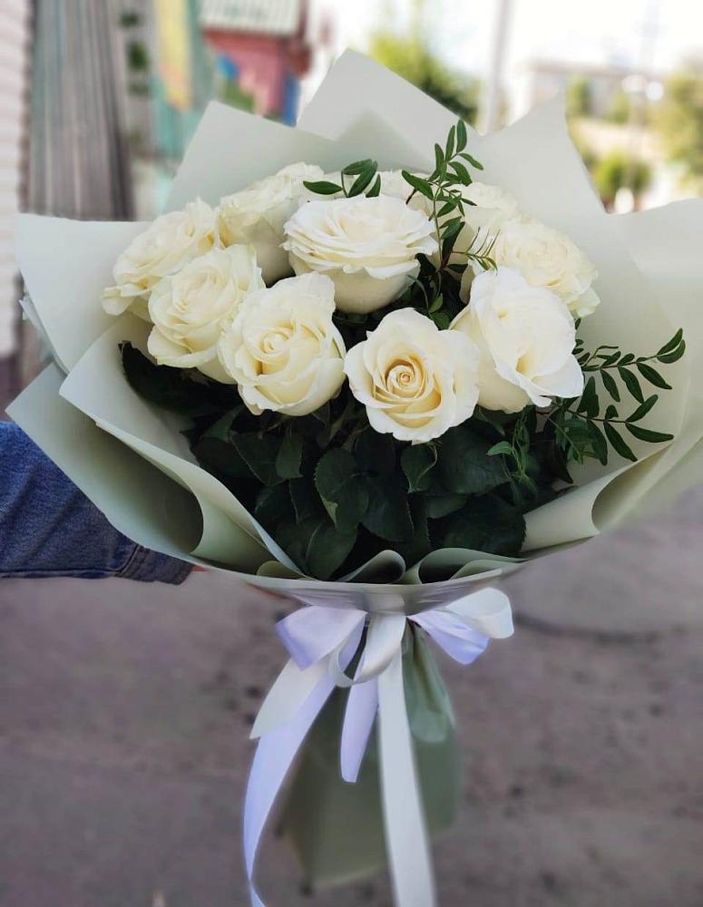 Букет Белые розы Проуд в Посёлке Свободы