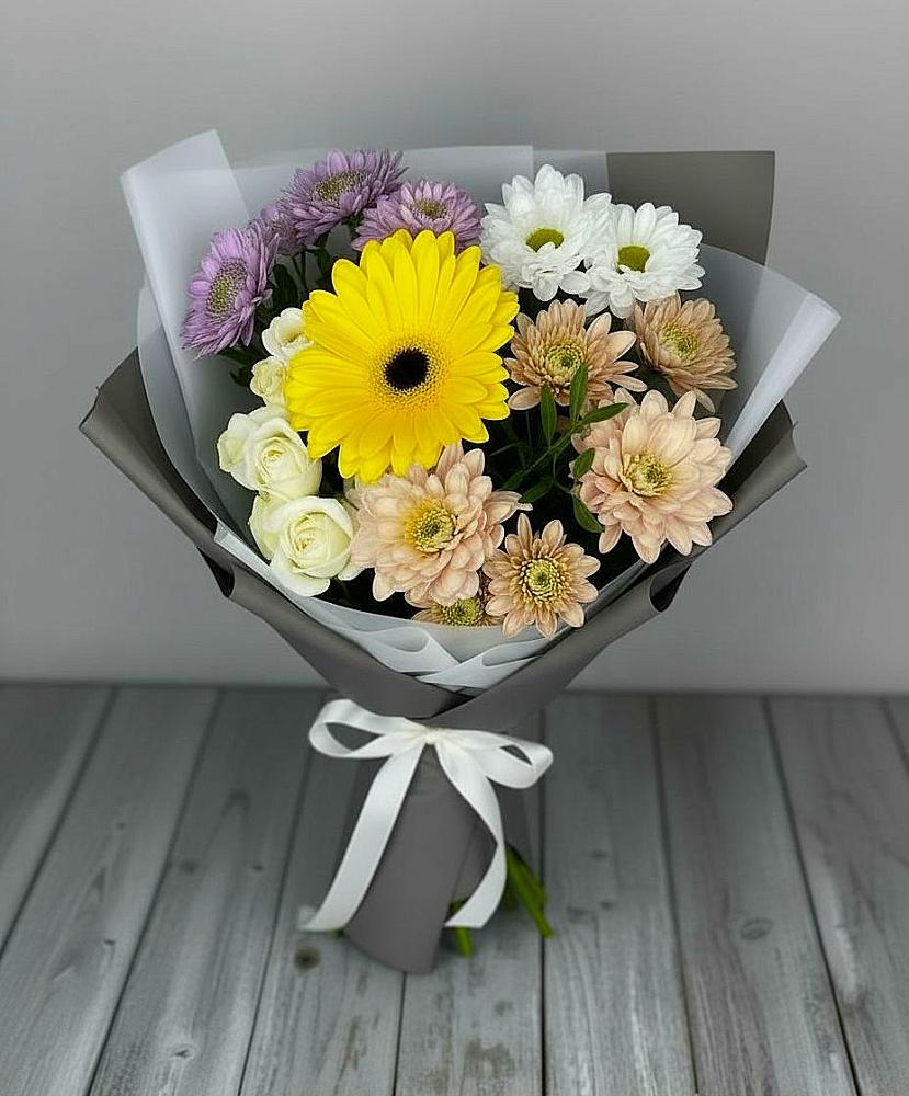 Букет цветов из: Розы, Герберы и Хризантемы в Посёлке Свободы