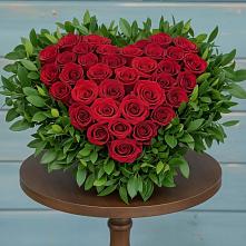 Цветочная композиция из Розы в виде сердца #REPLACE_PRED# Посёлке Свободы