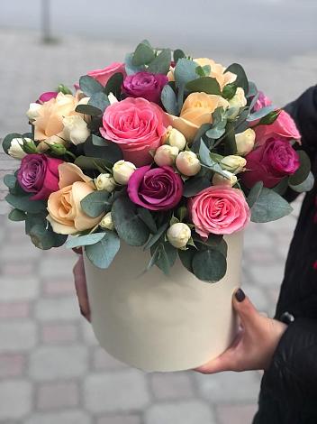 Цветочная композиция из Розы в шляпной коробке в Посёлке Свободы