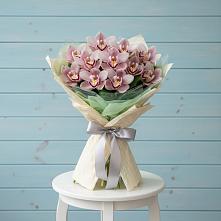 Букет цветов из:  Орхидеи и Розы в Посёлке Свободы