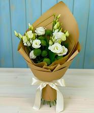 Букет цветов из:  Хризантемы и Лизиантусы в Посёлке Свободы