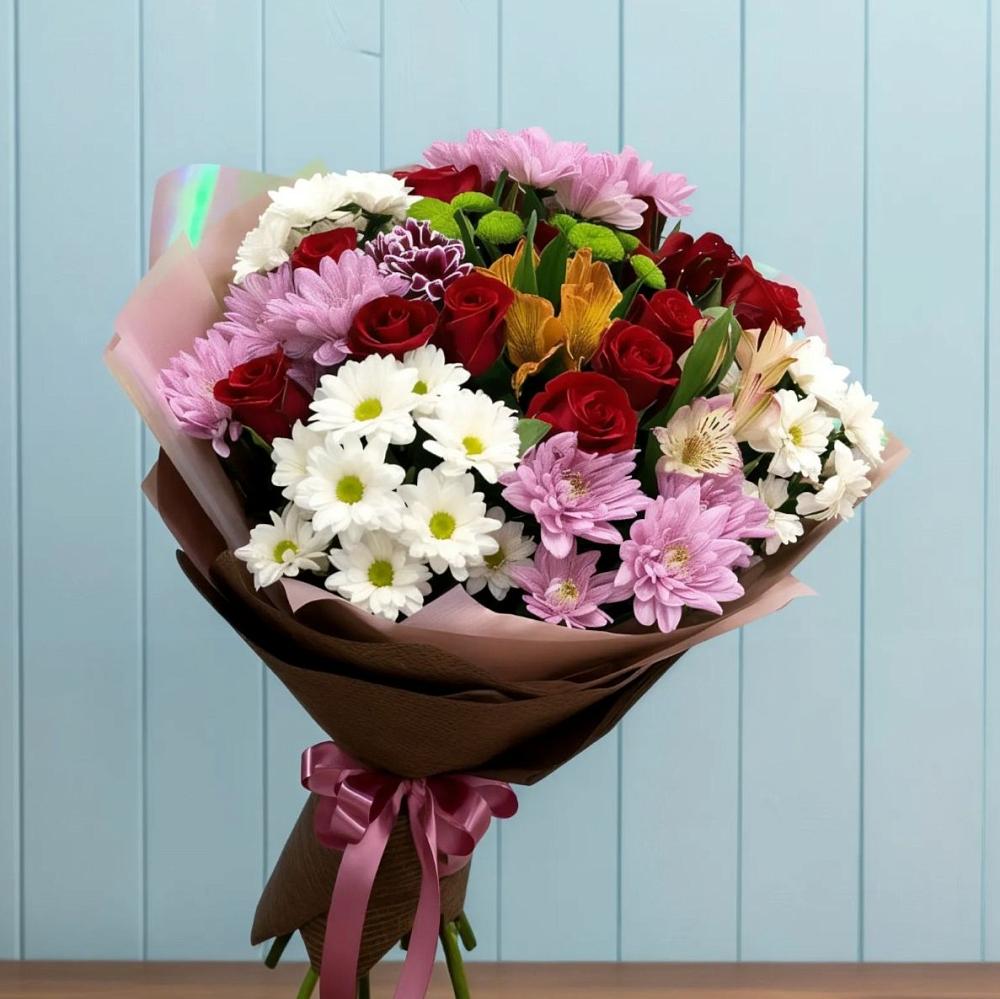 Букет цветов из: Розы, Хризантемы и Альстромерии в Посёлке Свободы