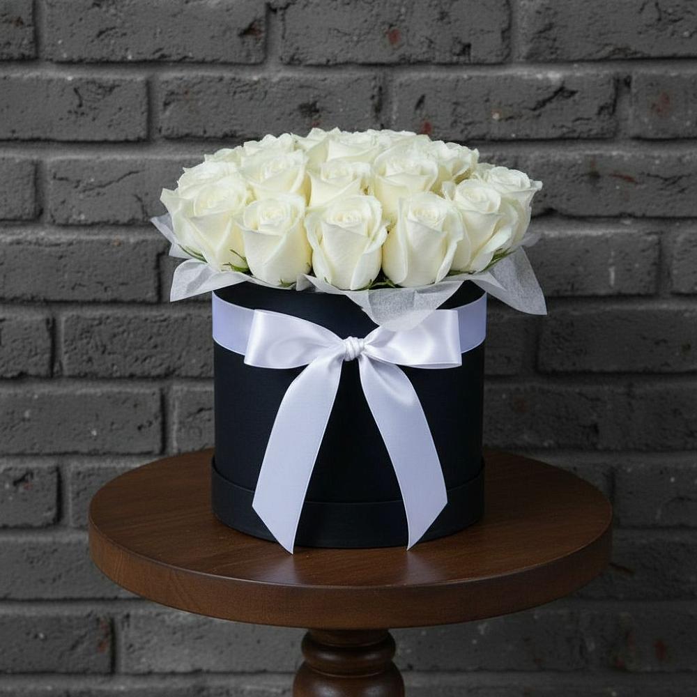 Цветочная композиция из Розы в шляпной коробке в Посёлке Свободы