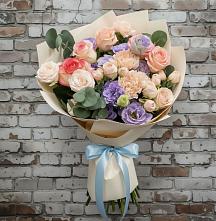 Букет цветов из:  Розы, Лизиантусы и Гвоздики в Посёлке Свободы
